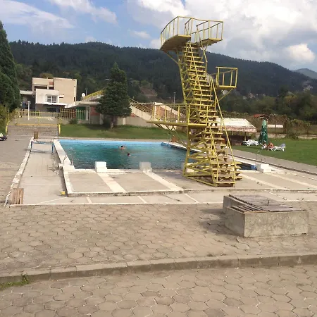 Atika Domek alpejski
