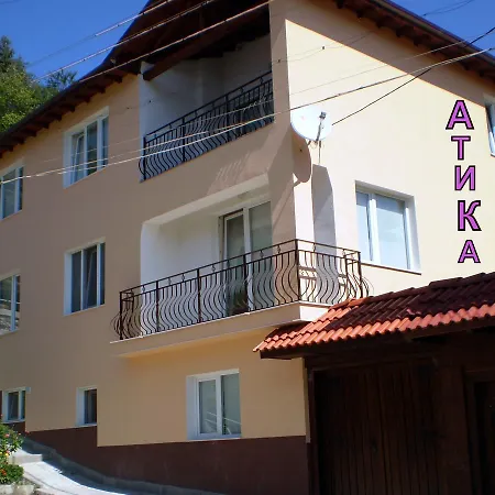Atika Domek alpejski *